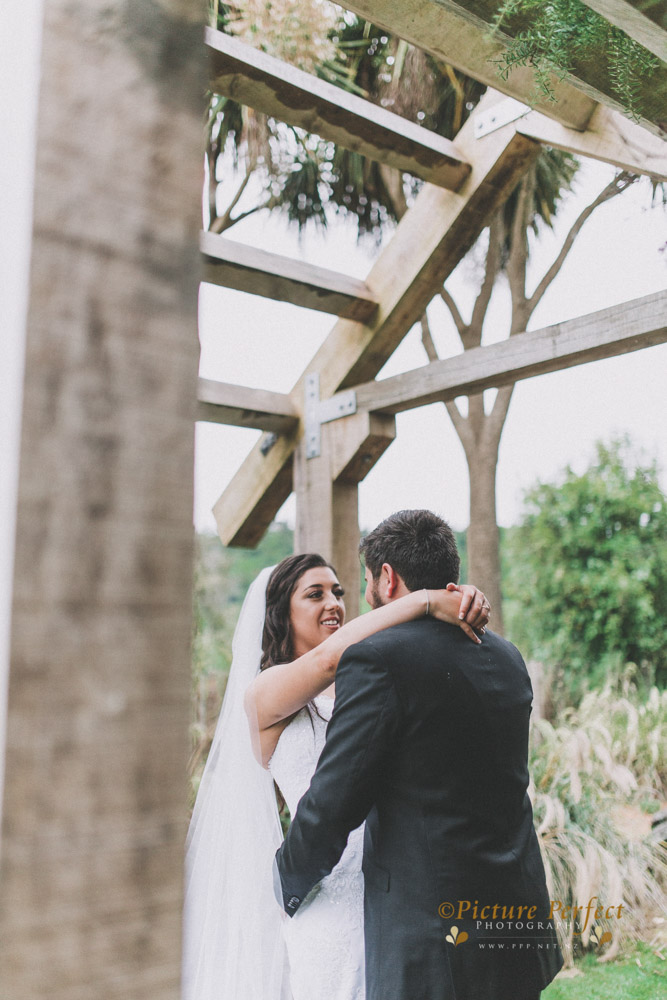 Nicki and Zane wonderful and fun Palmerston North wedding photography at Makoura Lodge 146 Nicki palmerston north wedding 0145