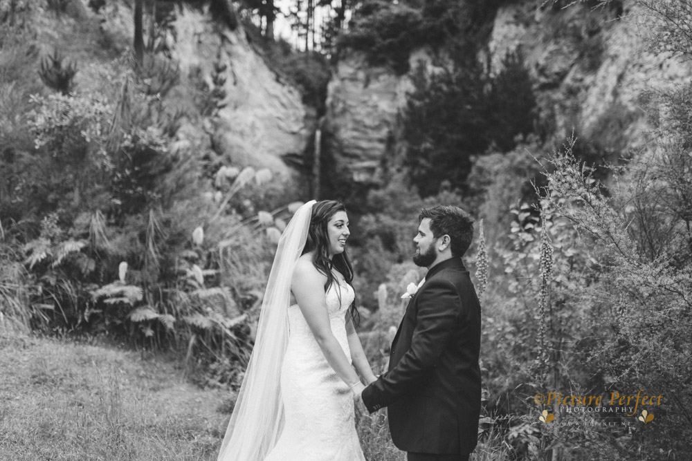 Nicki and Zane wonderful and fun Palmerston North wedding photography at Makoura Lodge 202 Nicki palmerston north wedding 0201
