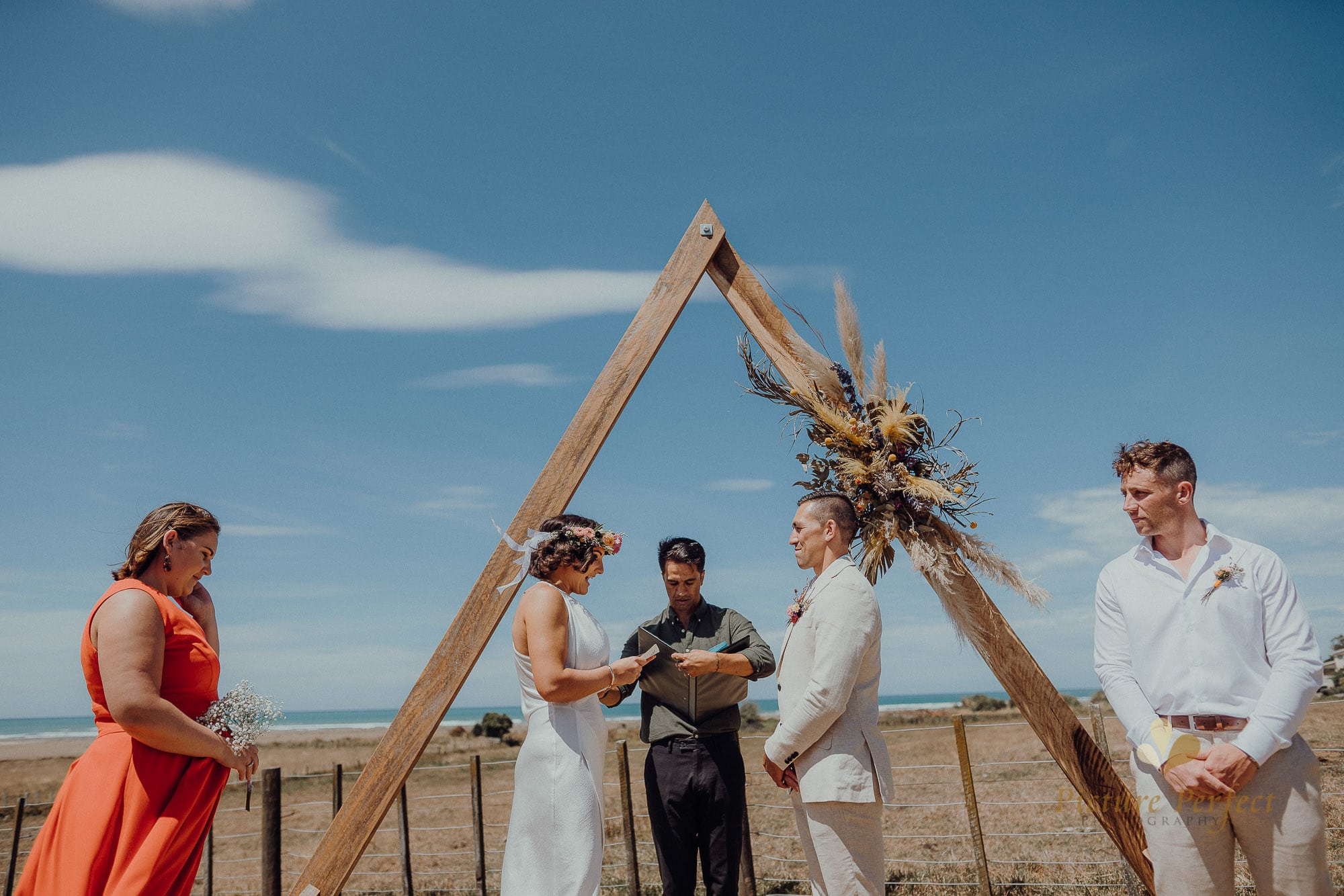 Hawkes Bay beach wedding photography Keri 0052