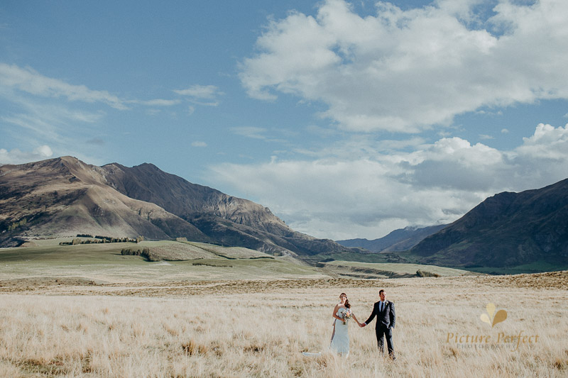 Queenstown Wedding Photographer Binh Trinh with Katie at Glendhu Station 30 Queenstown Wedding Photographer Binh Trinh with Katie at Glendhu Station 30