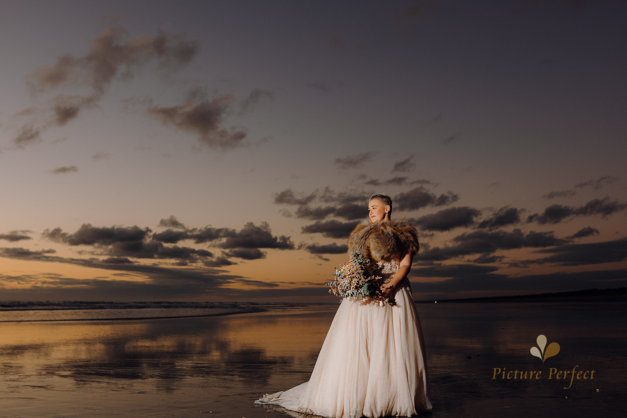 Manawatu beach bridal photography during golden hour with Tina 0062